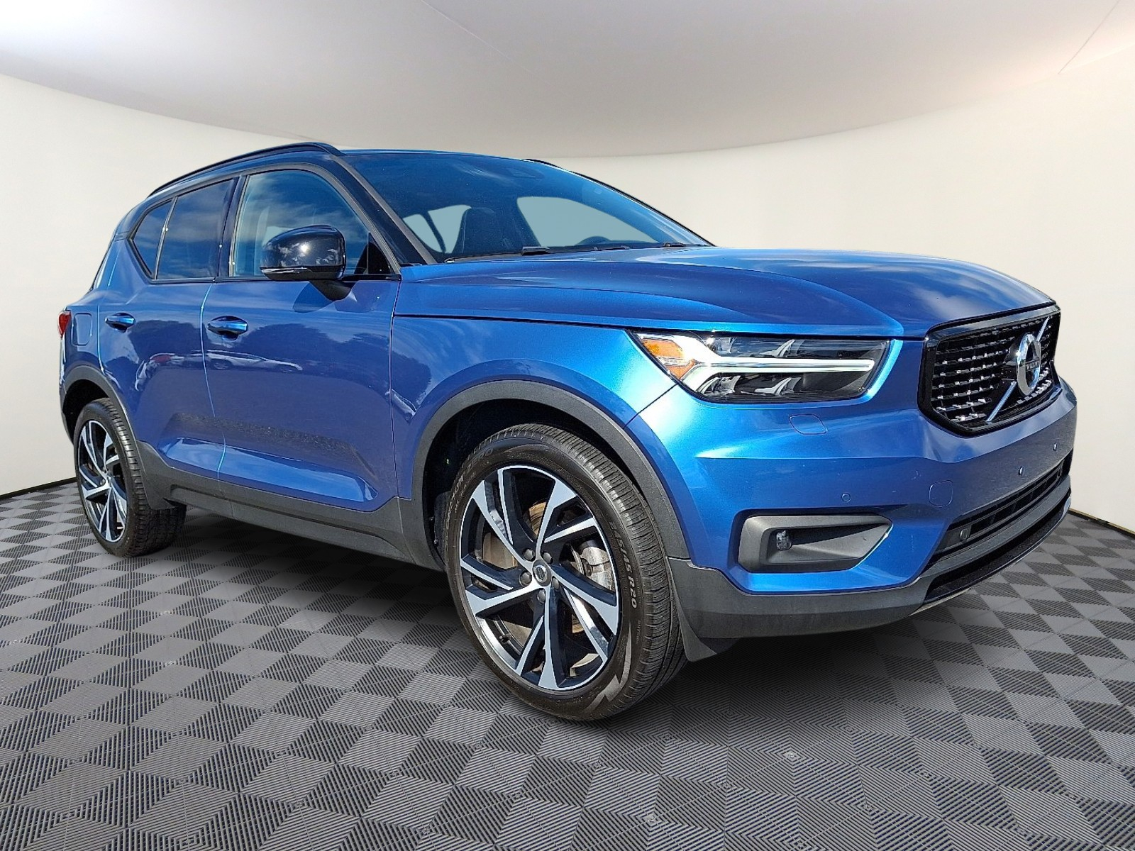 2020 Volvo XC40