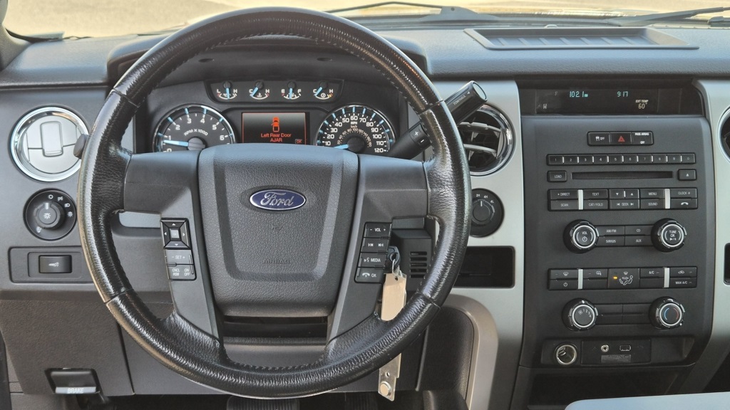 2012 Ford F-150 XLT photo 17