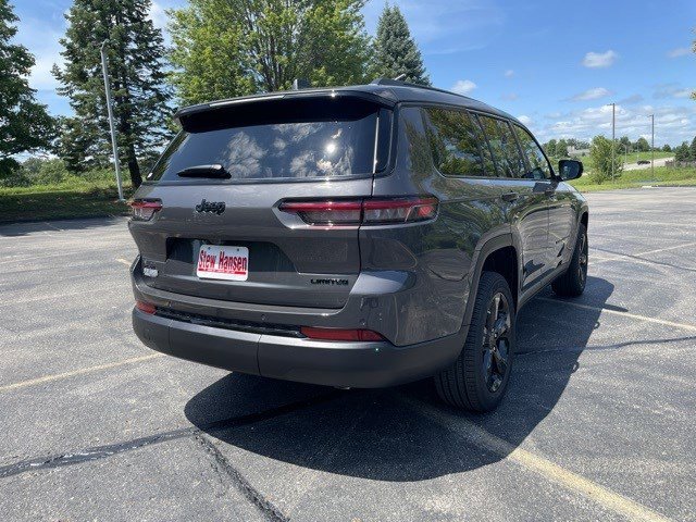 2025 Jeep Grand Cherokee Limited photo 2