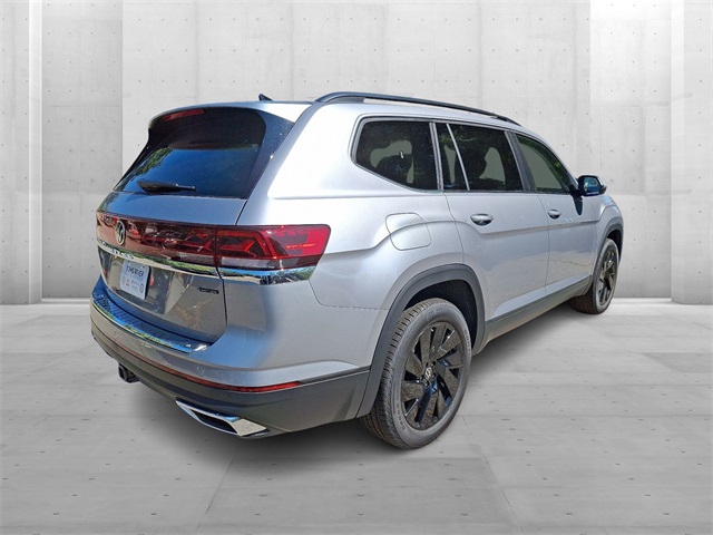 2026 Volkswagen Atlas SE Technology photo 2