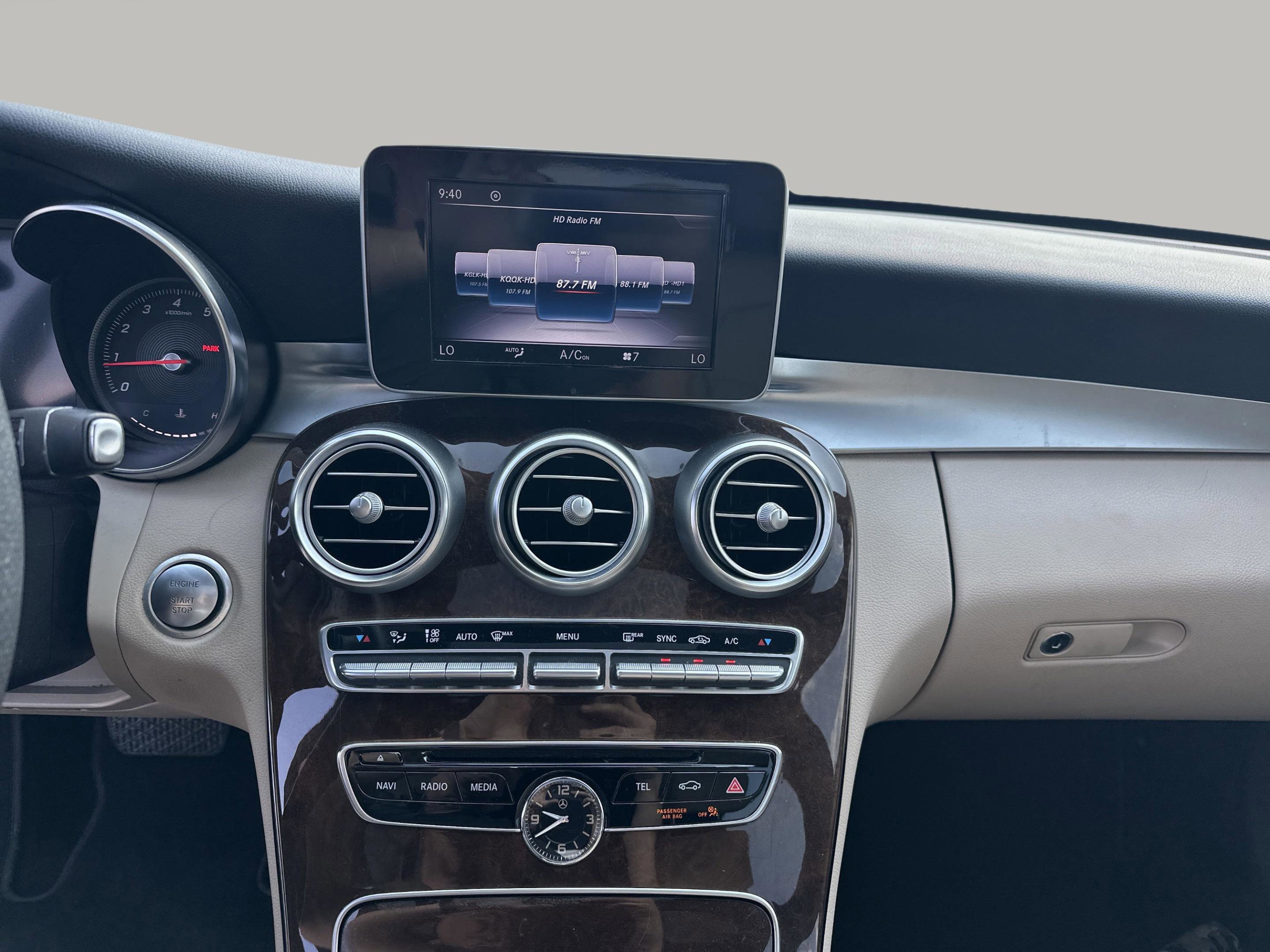 2018 Mercedes Benz C 300 photo 14