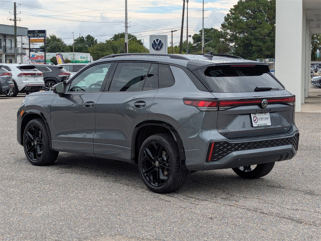 2025 Volkswagen Tiguan SE R-Line Black photo 3