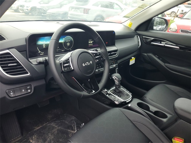 2025 Kia Seltos EX photo 7
