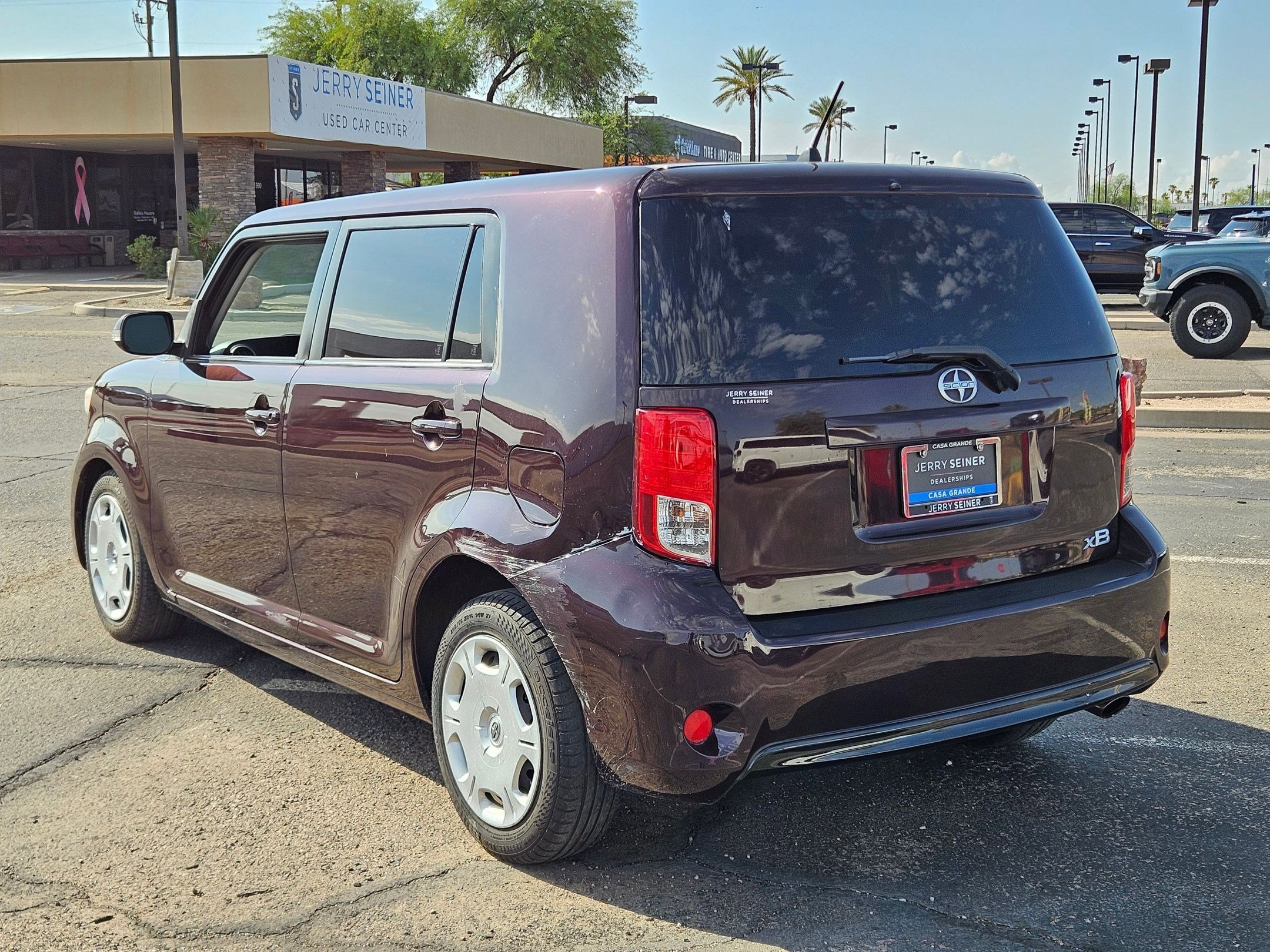 2013 Scion xB photo 2