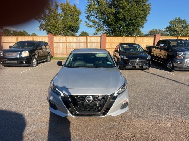 2021 Nissan Altima 2.5 SR photo 2