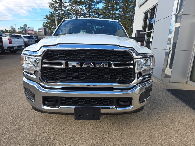 2024 Ram 3500 Tradesman photo 2