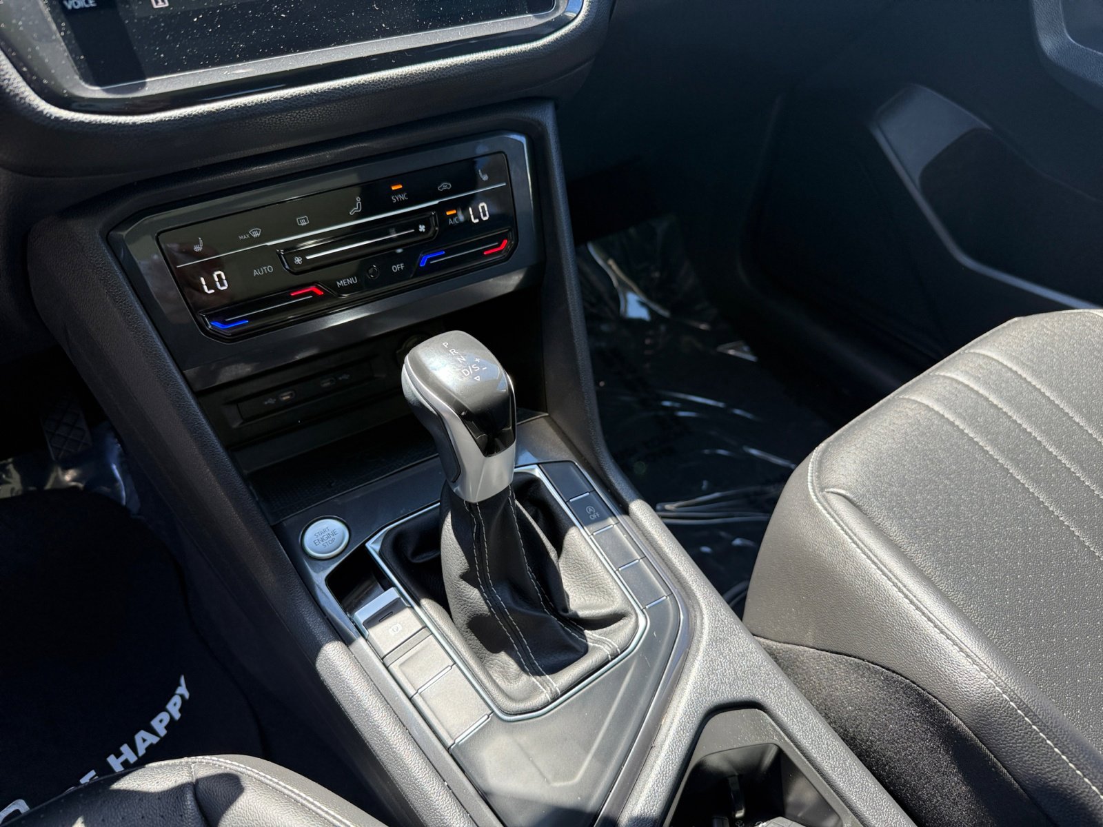 2022 Volkswagen Tiguan SE photo 13