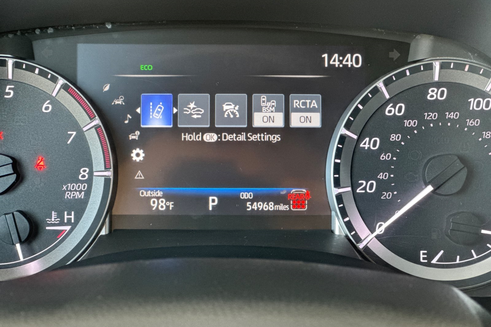 2024 Toyota Highlander LE photo 32
