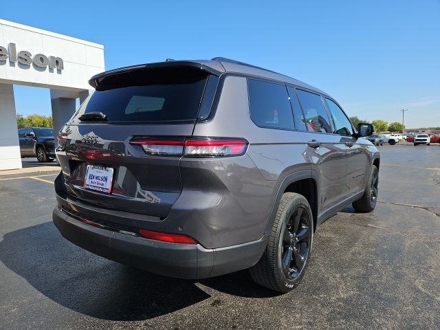 2023 Jeep Grand Cherokee Altitude photo 10