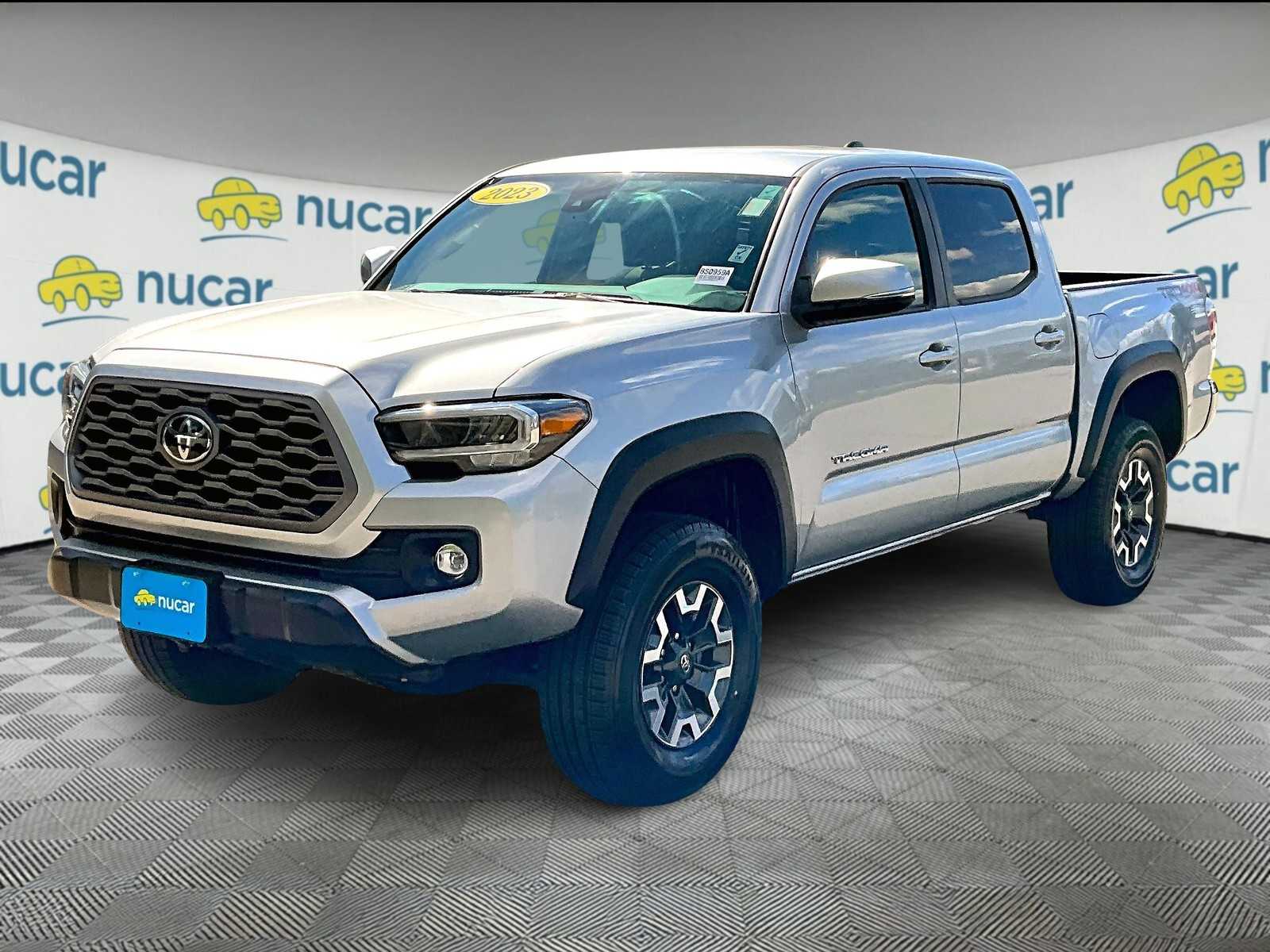 2023 Toyota Tacoma TRD photo 3