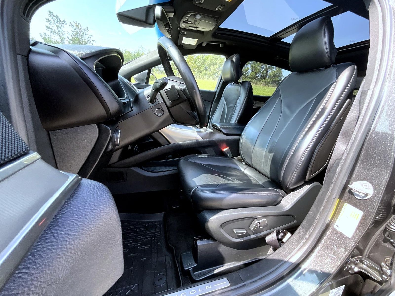 2018 Lincoln MKX Reserve photo 11