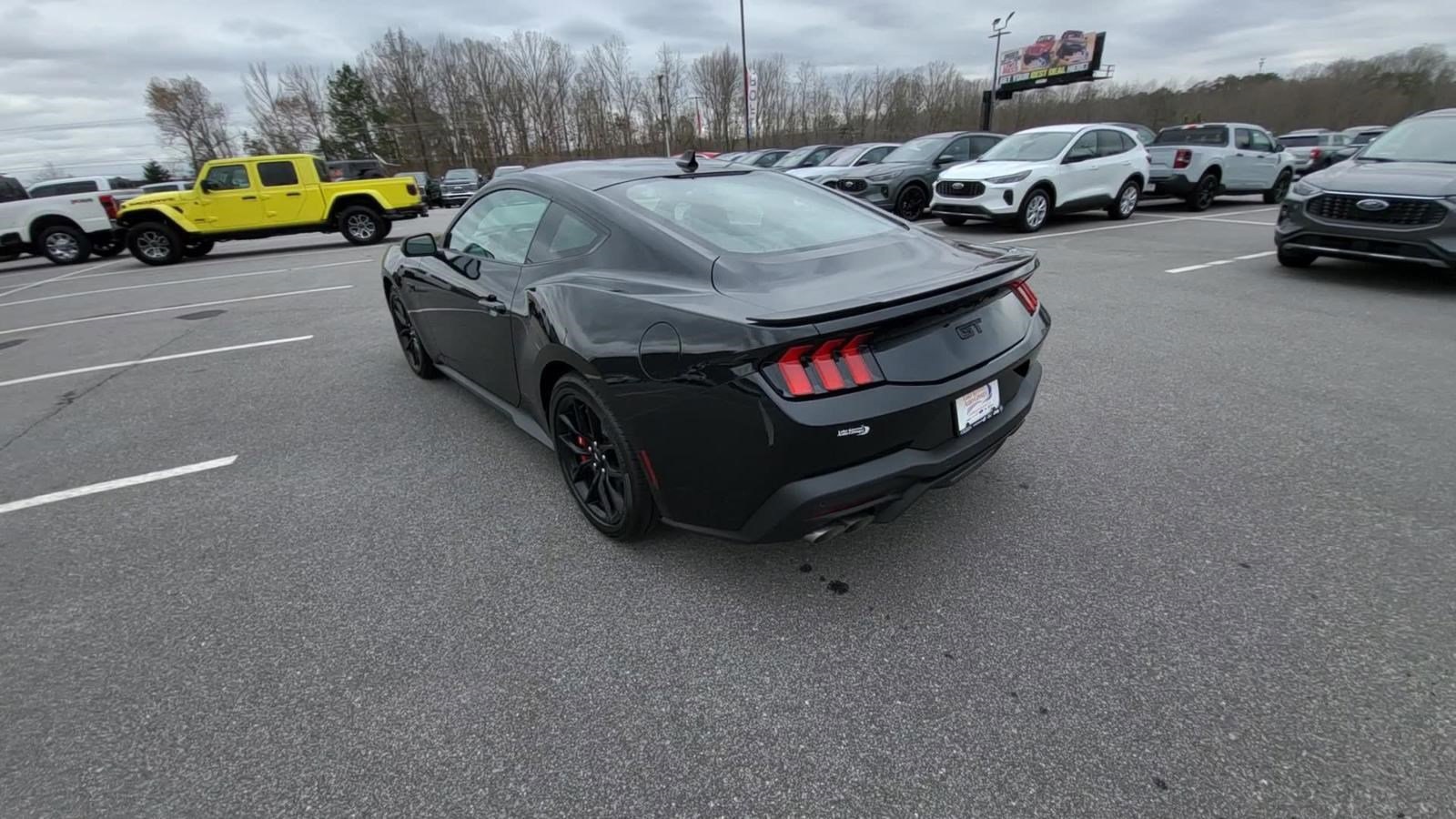 2025 Ford Mustang GT photo 3