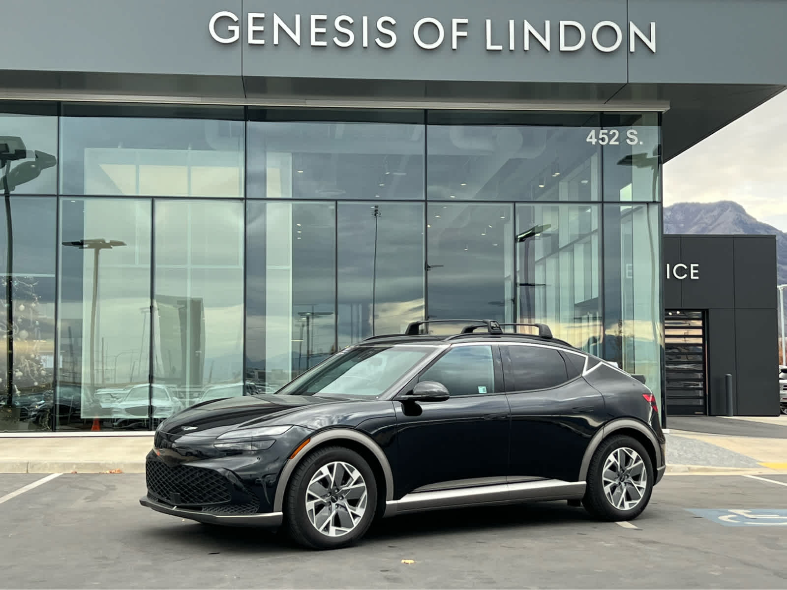2025 GENESIS GV60 Standard's photo