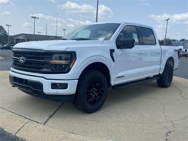 2025 Ford F-150 XLT photo 5