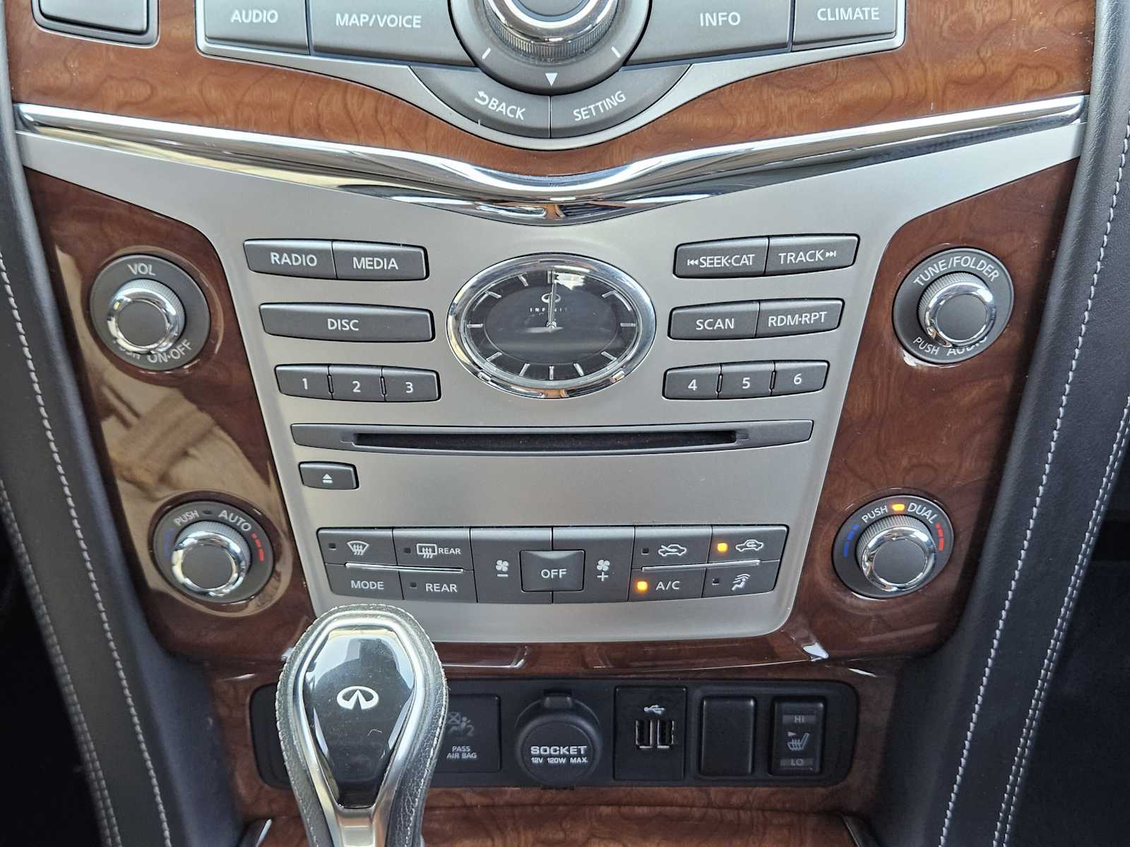 2019 Infiniti QX80 Luxe photo 8