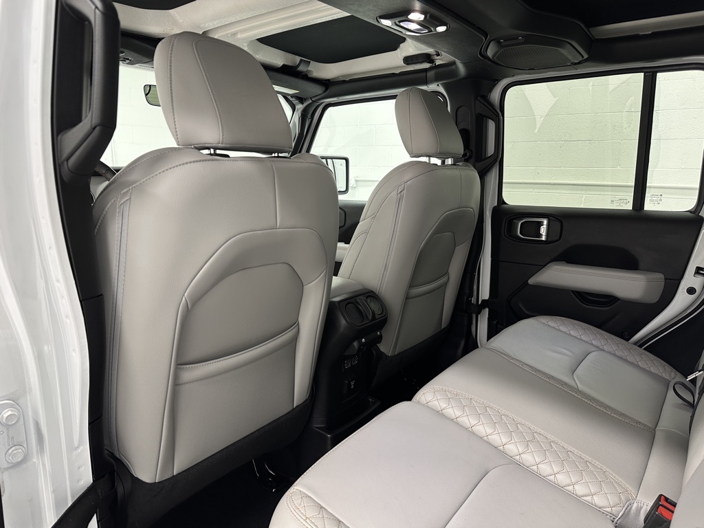 2022 Jeep Wrangler Unlimited Sahara High Altitude 4xe photo 13