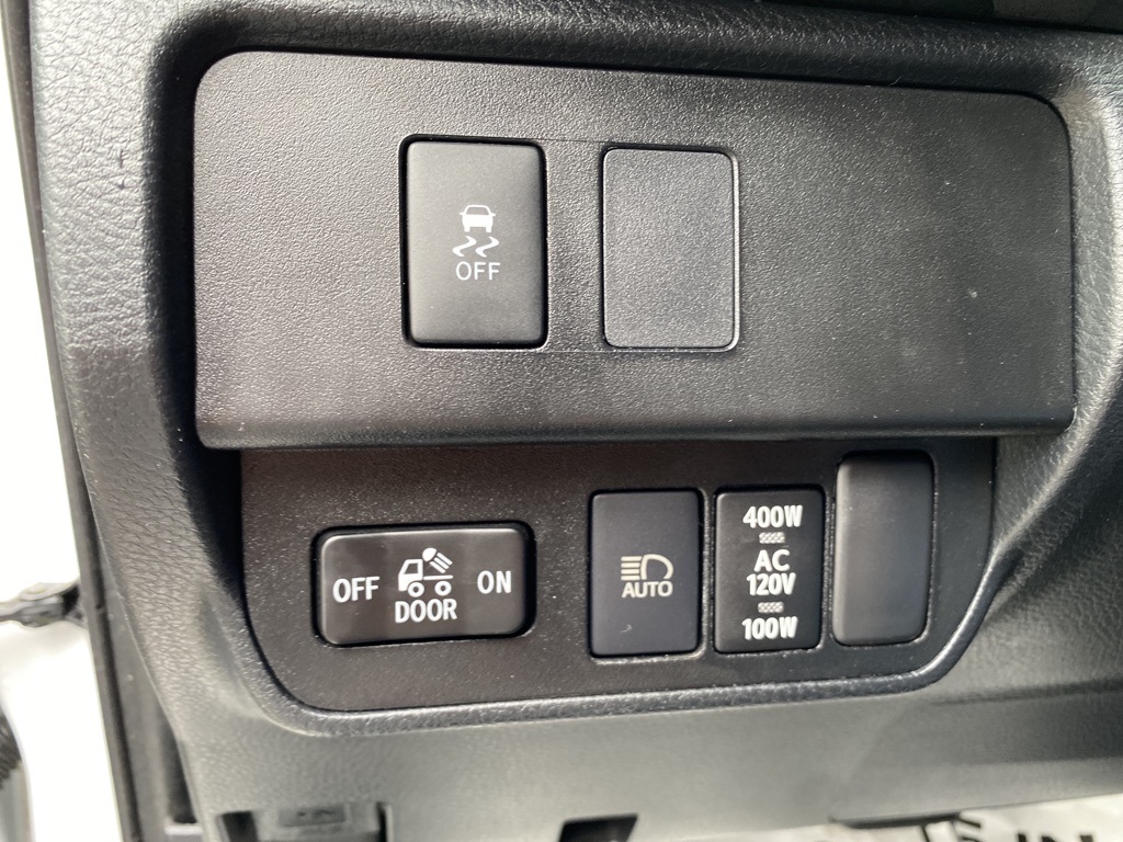 2020 Toyota Tacoma TRD Off-Road photo 25
