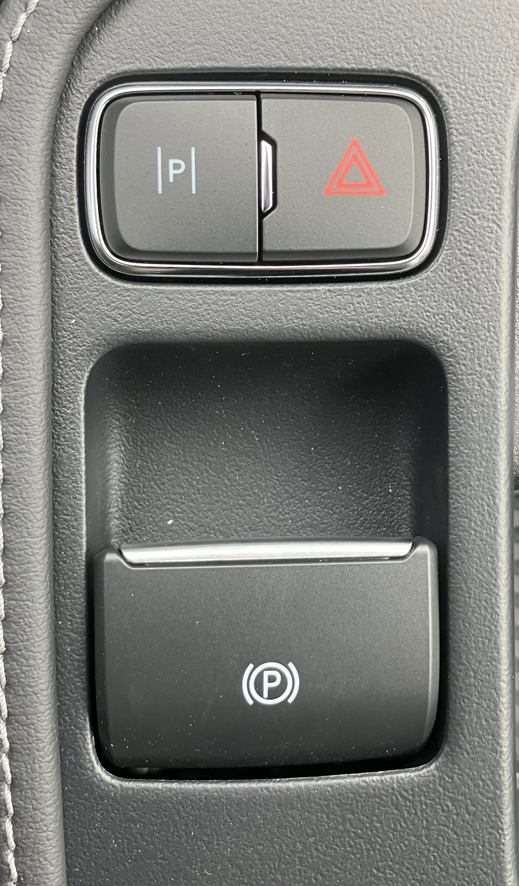 2025 Ford Mustang Mach-E Select photo 4