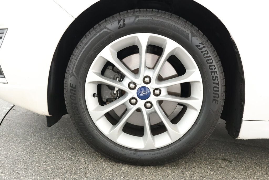 2020 Ford Fusion Titanium Plug-In Hybrid photo 7