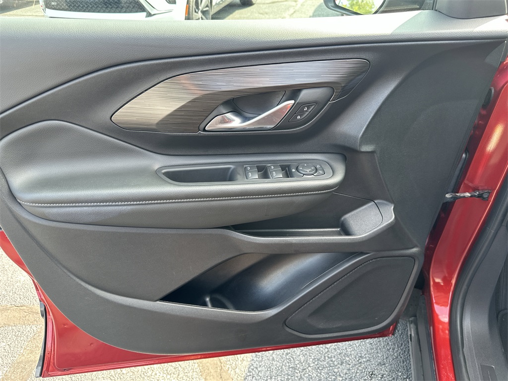 2024 GMC TERRAIN - Image 18