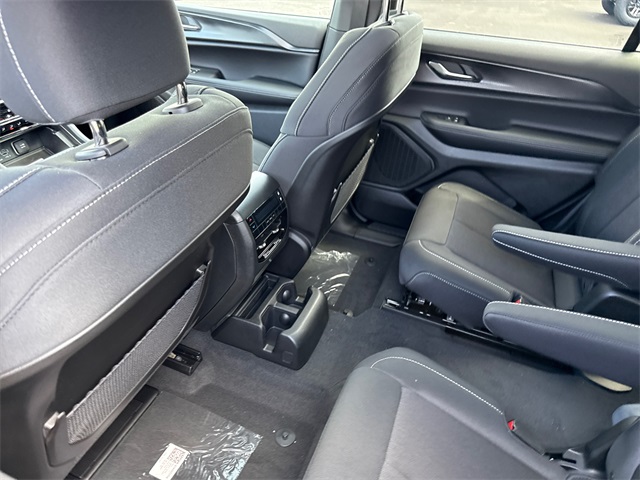 2025 Jeep Grand Cherokee Laredo X photo 29