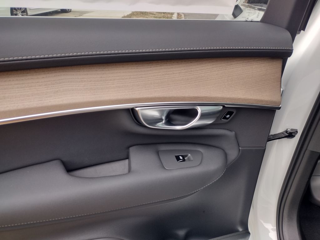 2026 VOLVO XC90 - Image 14