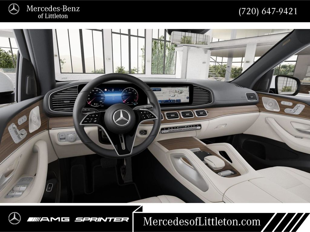 2025 Mercedes Benz GLS 450 4MATIC photo 2