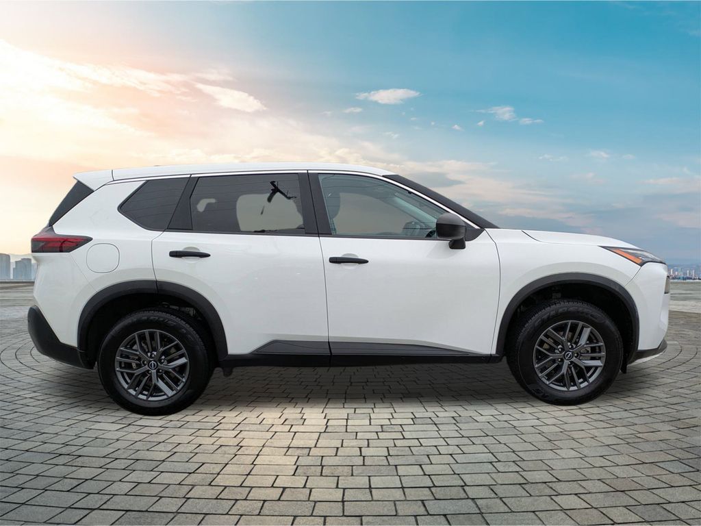 2023 Nissan Rogue S photo 4
