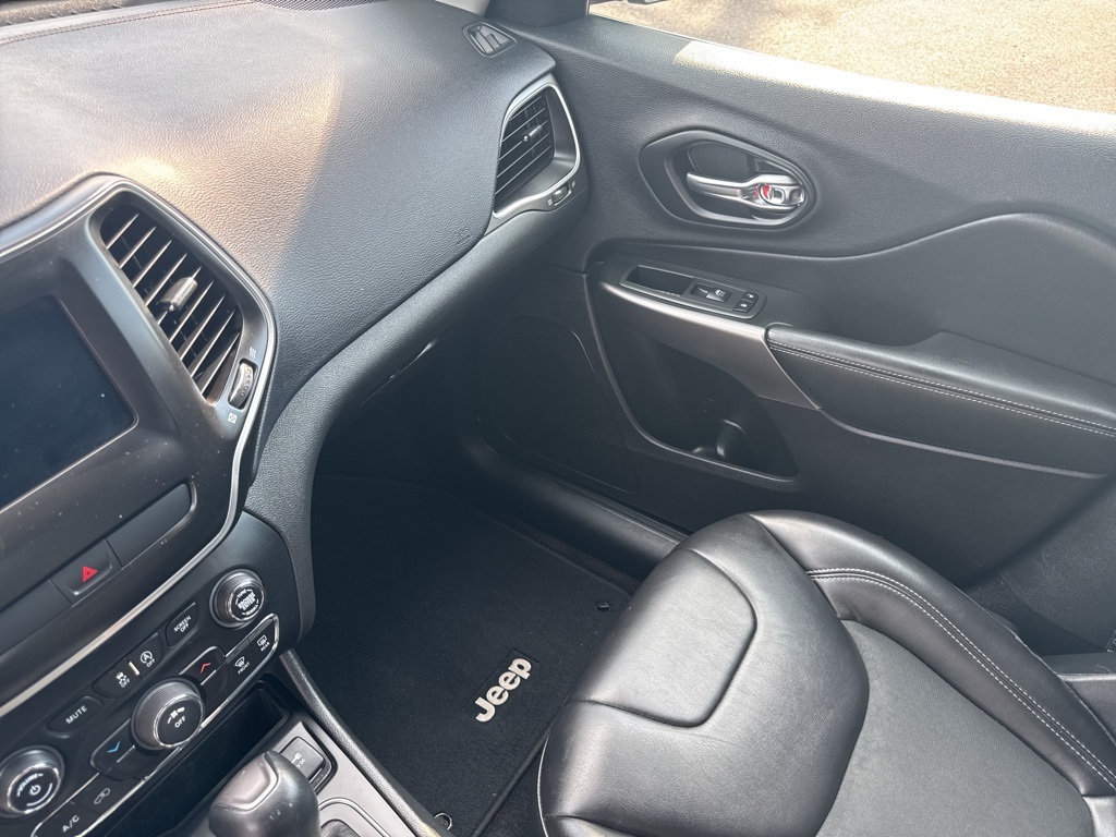 2019 Jeep Cherokee Latitude photo 30