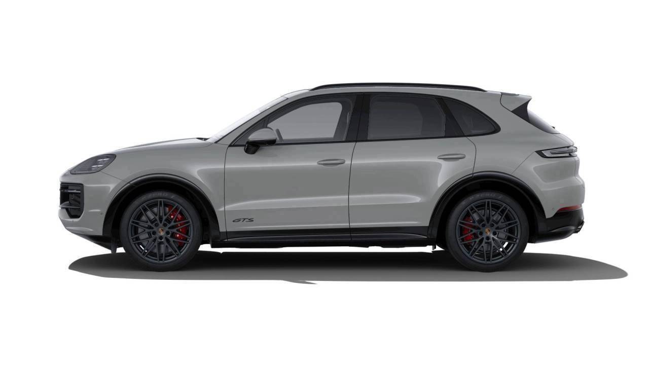 2025 Porsche Cayenne GTS photo 3