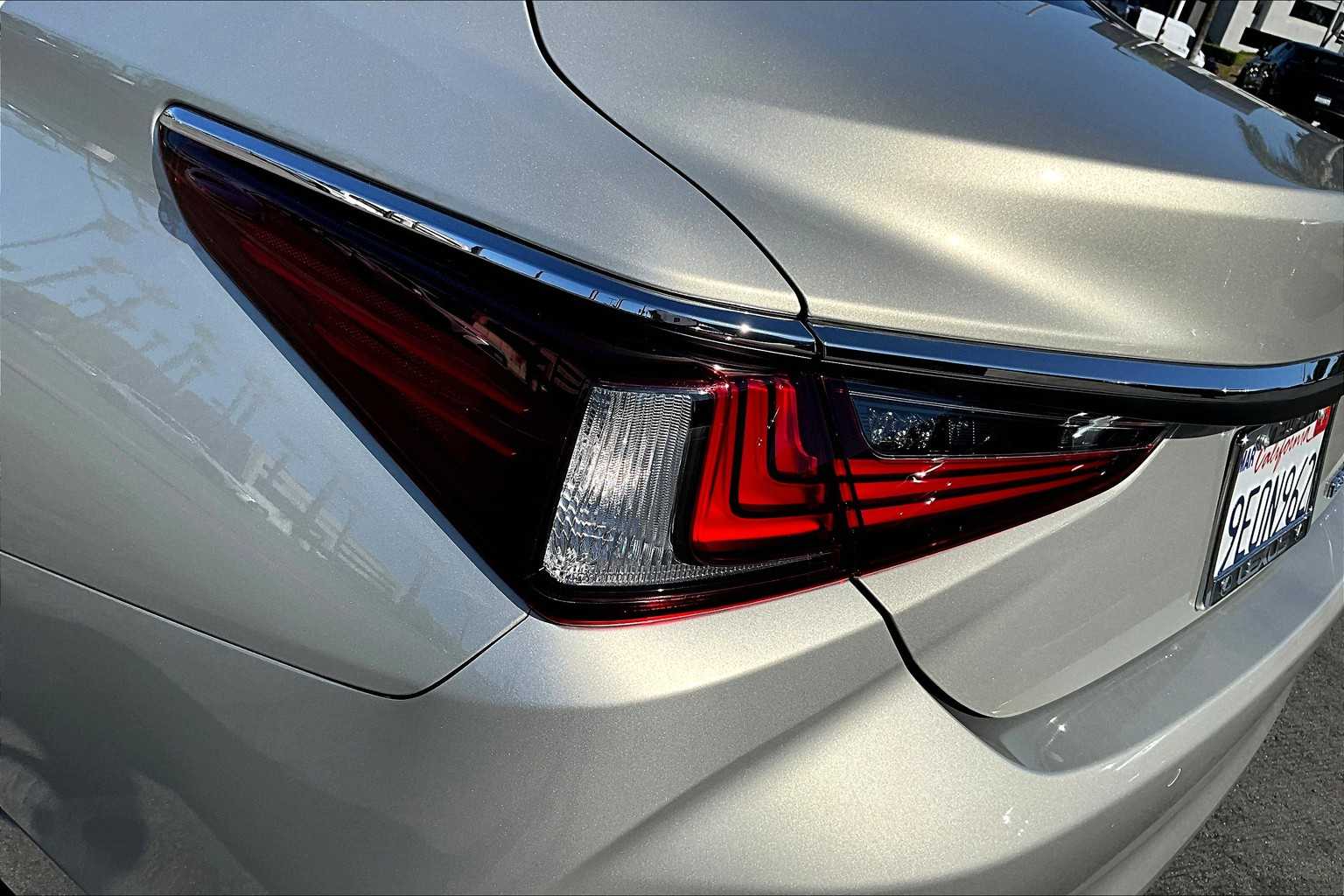 2023 Lexus ES 350 photo 26