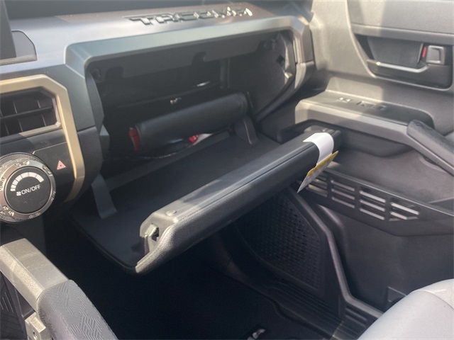 2025 Toyota Tacoma SR5 4x4 Double Cab photo 26