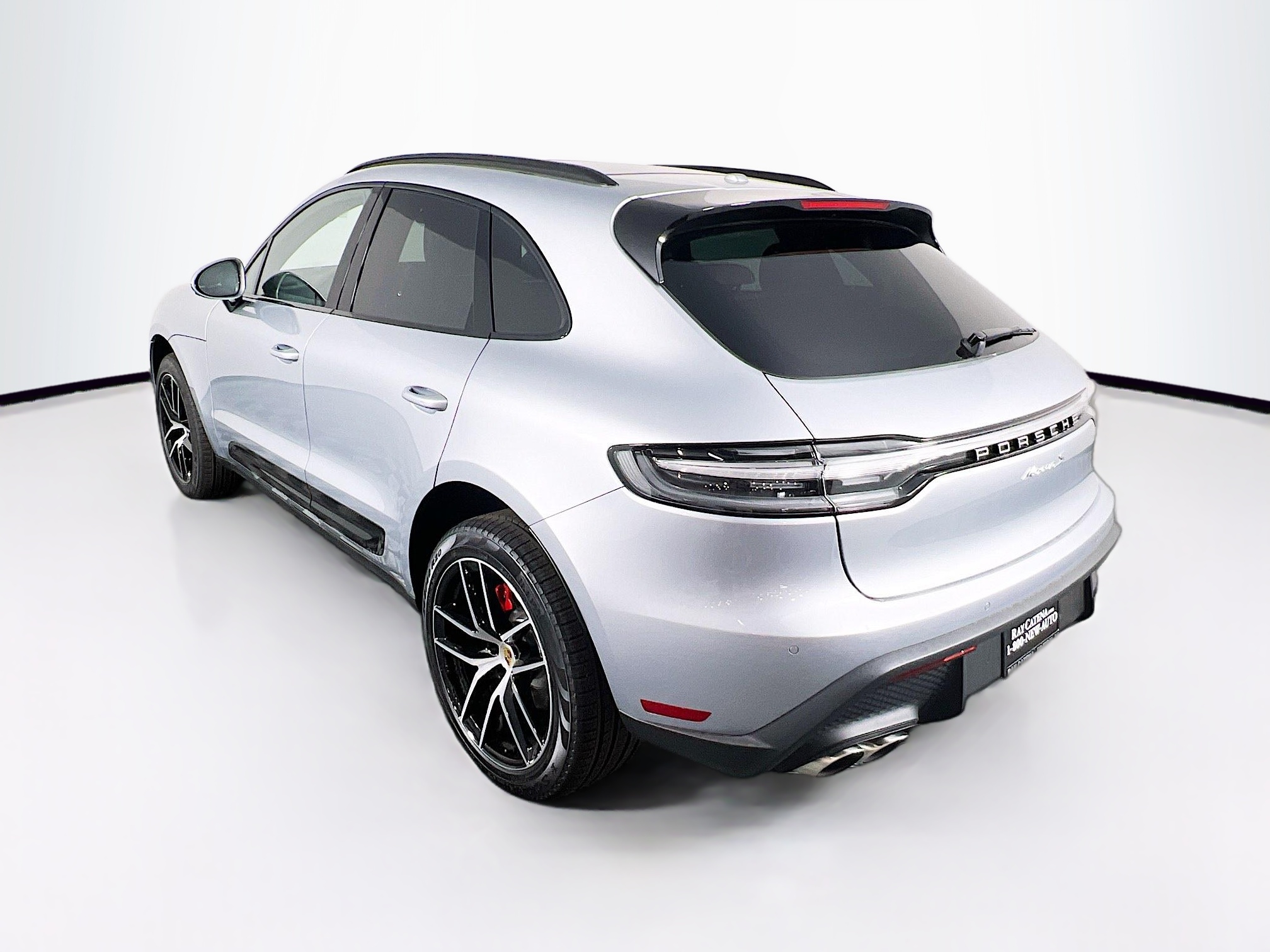 2025 Porsche Macan S photo 3