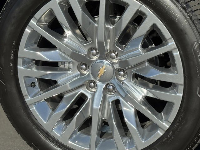 2025 Chevrolet Silverado 1500 LTZ photo 5
