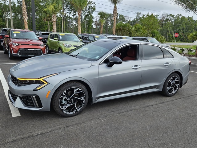 2025 Kia K5 GT-Line photo 2