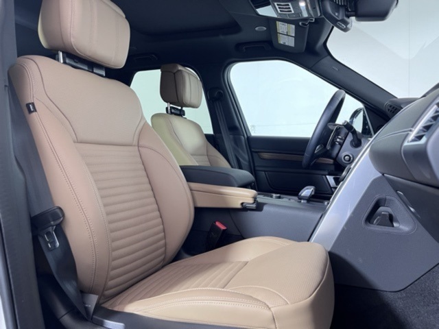 2025 Land Rover Discovery SE photo 17