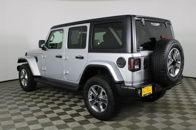 2022 Jeep Wrangler Unlimited Sahara photo 4