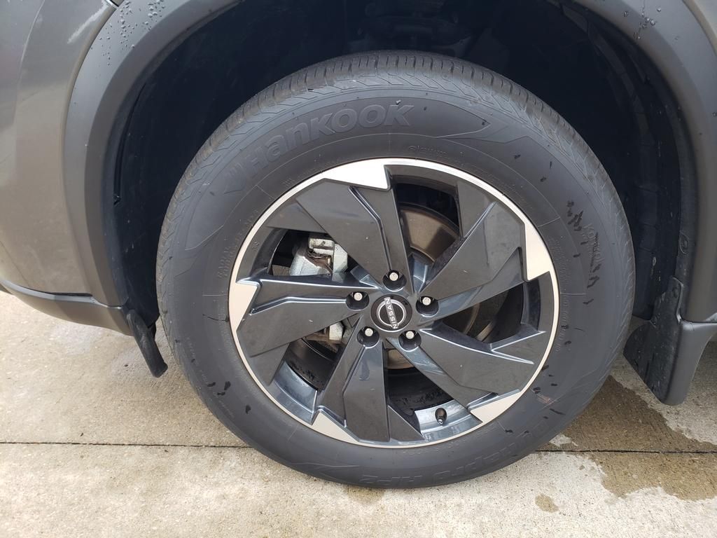 2024 Nissan Rogue SV photo 39