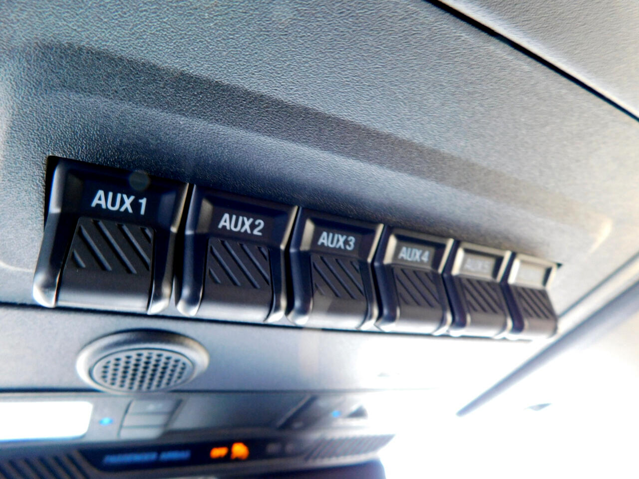 New 2024 Carbonized Gray Metallic Ford Badlands® image 38