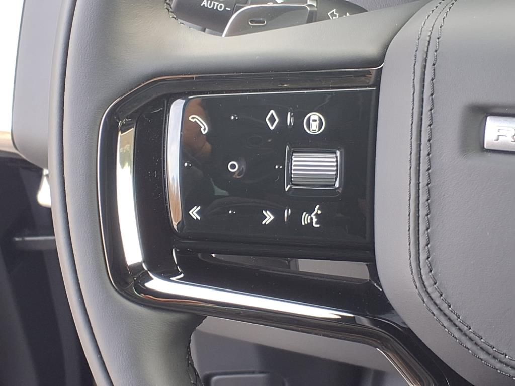 2025 Land Rover Range Rover Sport SE photo 14