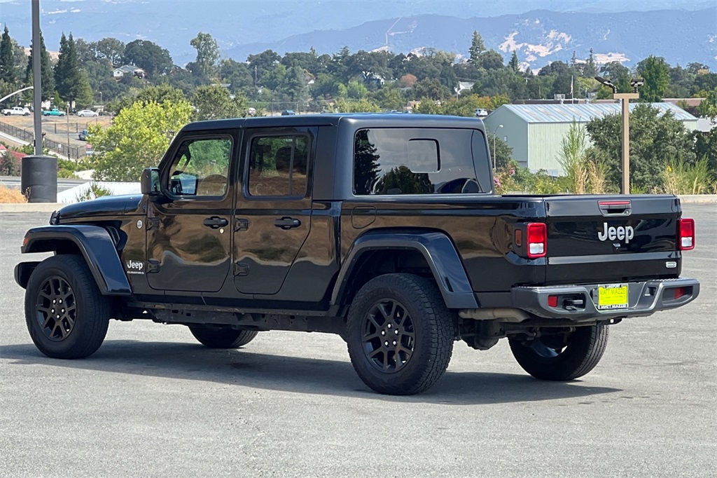 2023 Jeep Gladiator Overland photo 3
