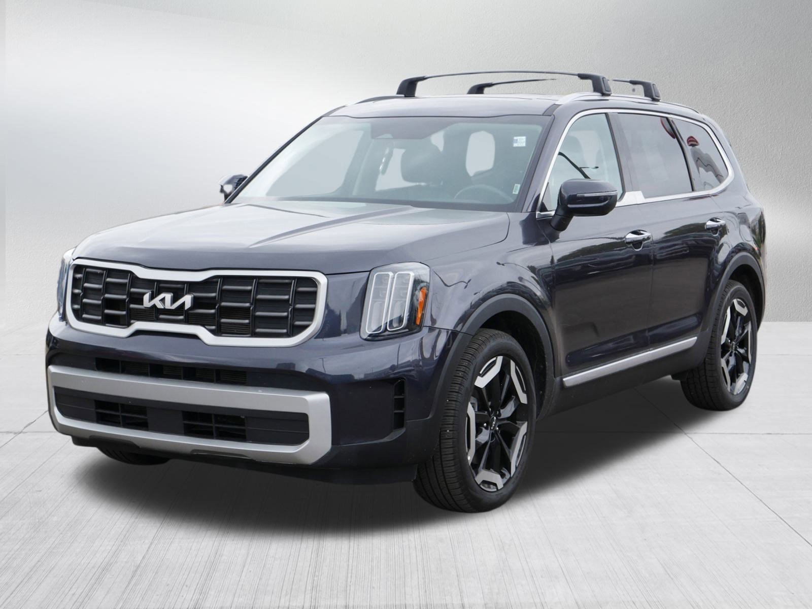 2025 Kia Telluride S photo 3
