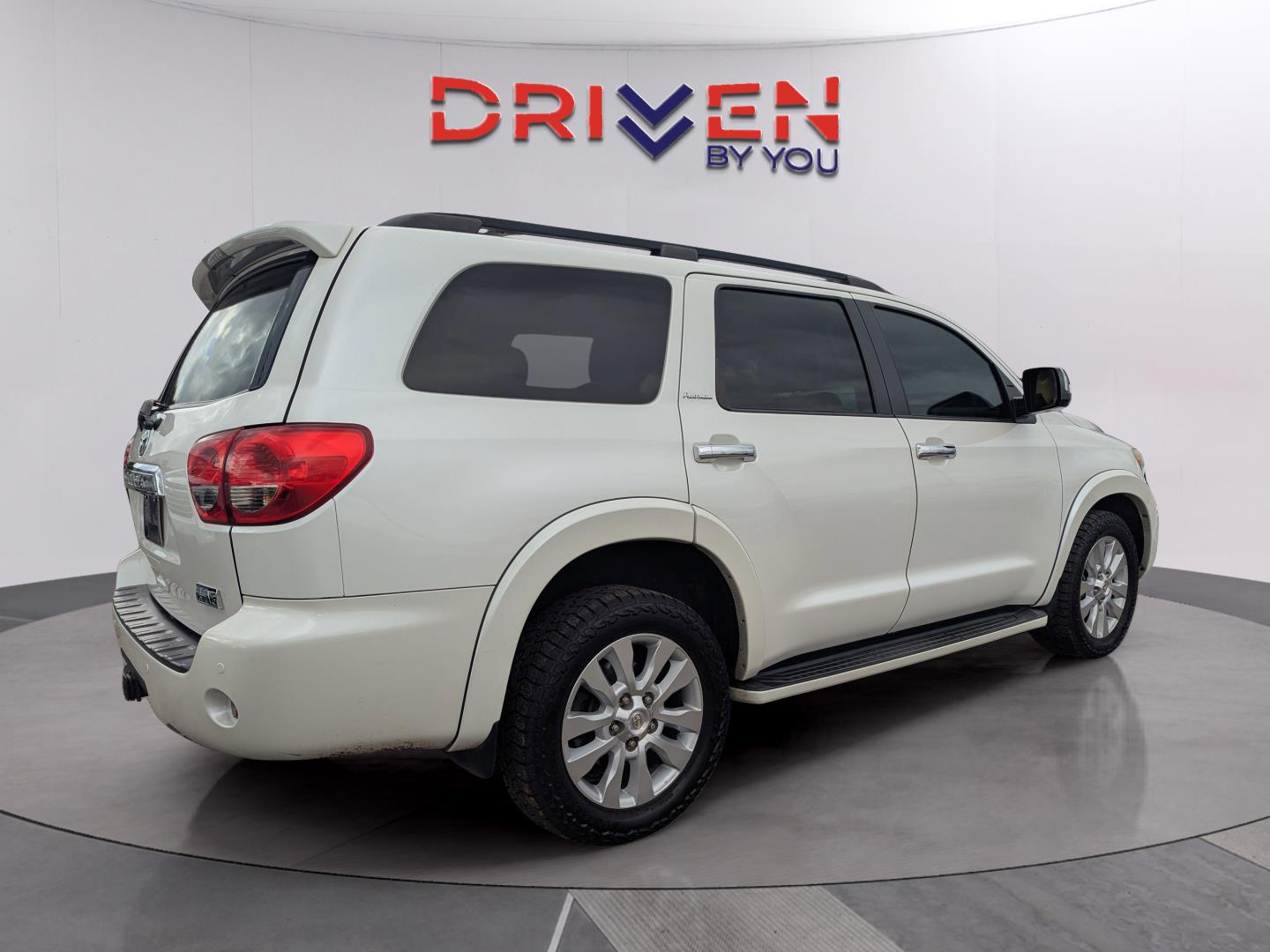 2016 Toyota Sequoia Platinum photo 4
