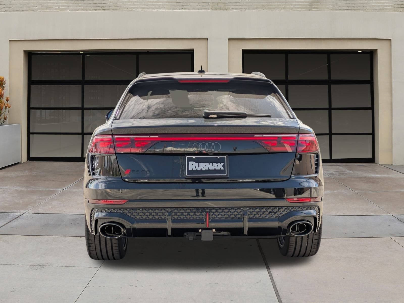 2025 Audi RS Q8 photo 4
