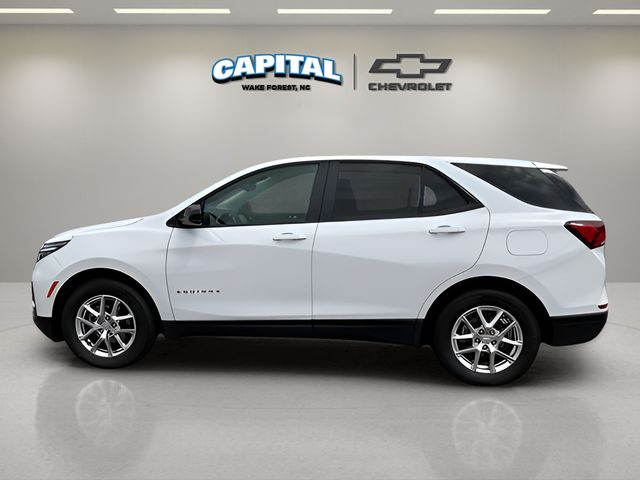 2023 Chevrolet Equinox LS photo 2
