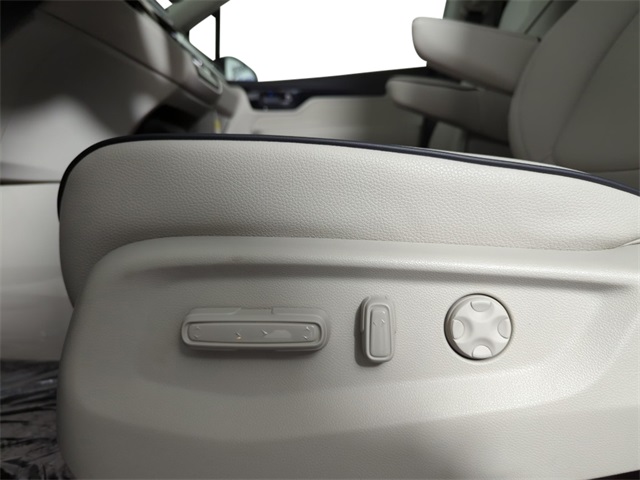 2026 Honda Odyssey Touring photo 13