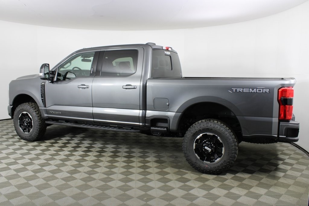 2026 Ford F-350 Lariat photo 4