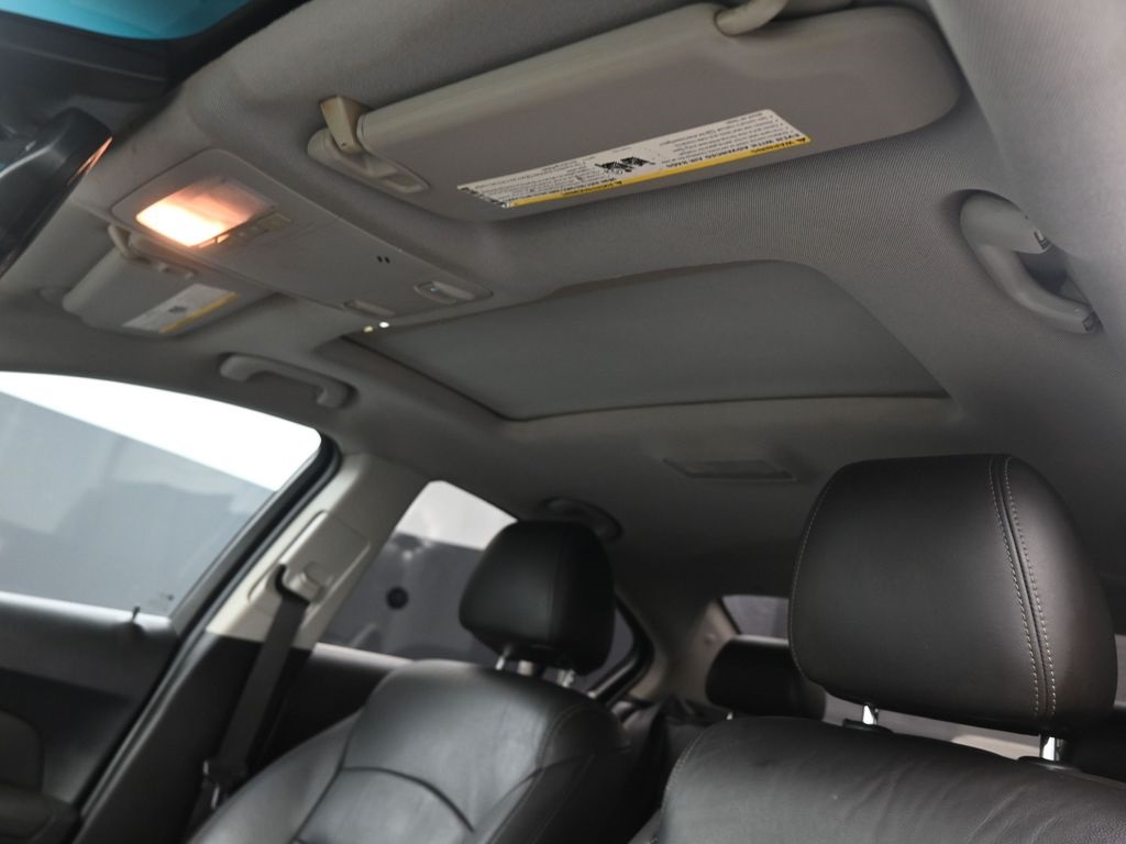 2015 Chevrolet Cruze LTZ photo 2