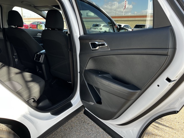 2026 Kia Sportage LX photo 16