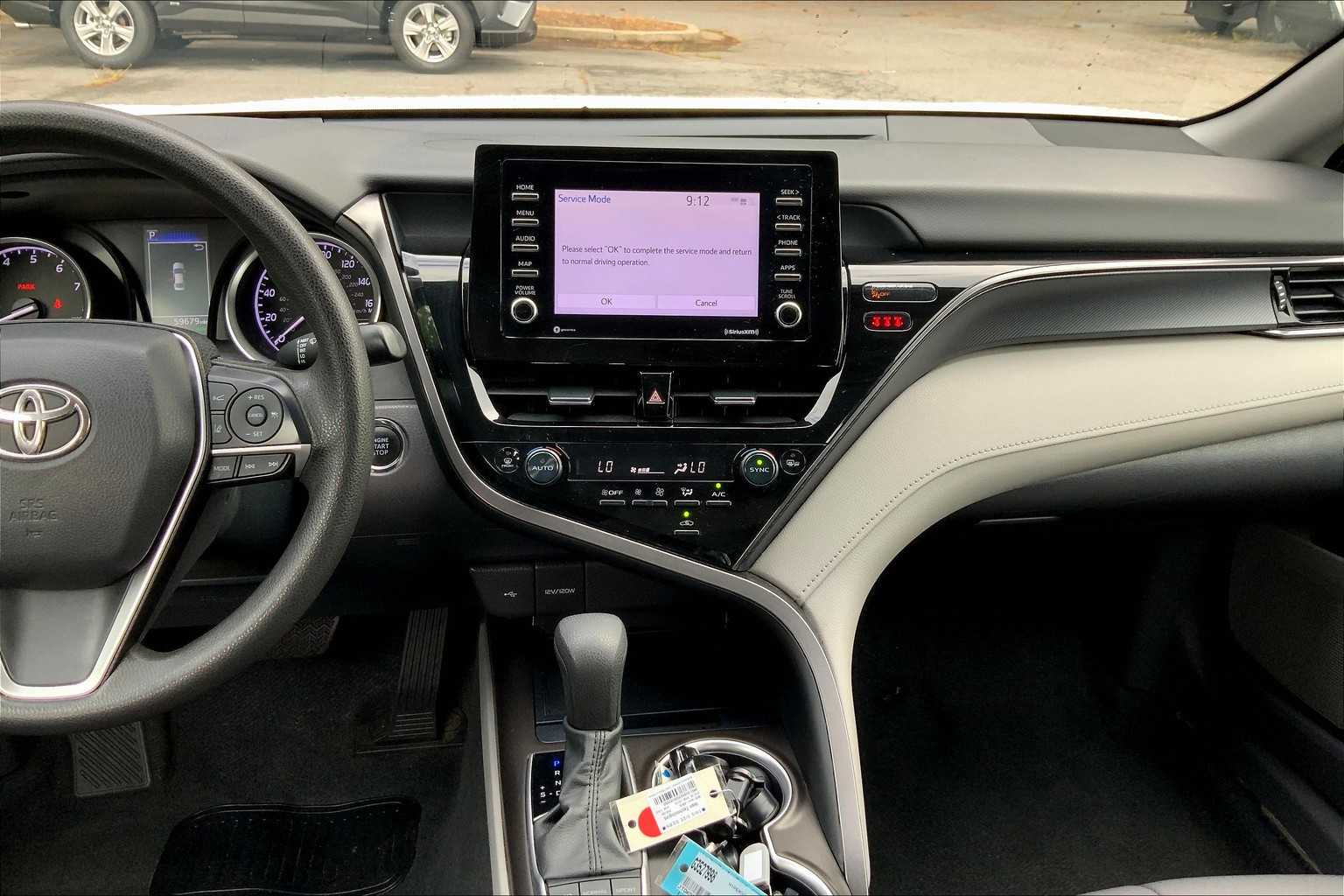 2023 Toyota Camry LE photo 6